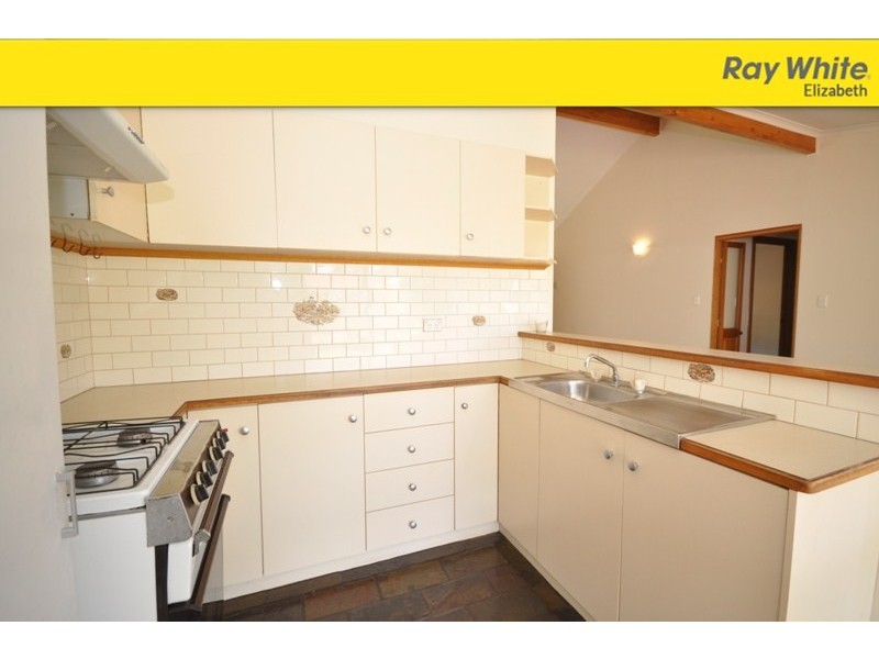 25 President Avenue, Andrews Farm SA 5114