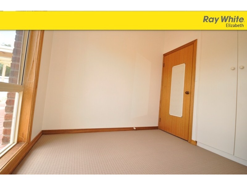 25 President Avenue, Andrews Farm SA 5114