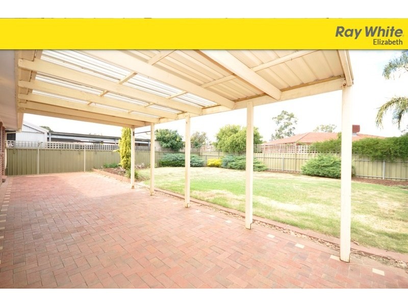 25 President Avenue, Andrews Farm SA 5114