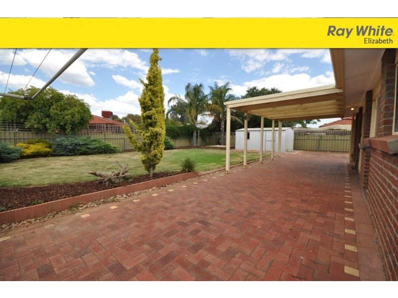 25 President Avenue, Andrews Farm SA 5114