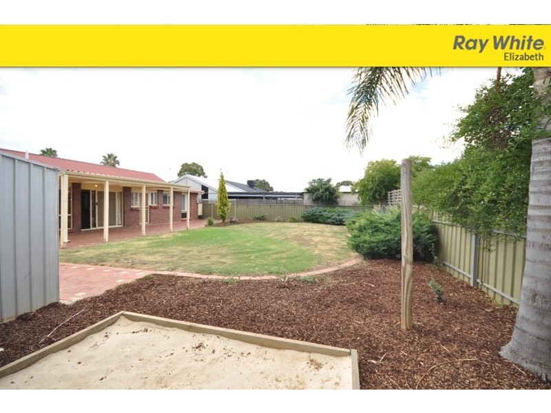 25 President Avenue, Andrews Farm SA 5114