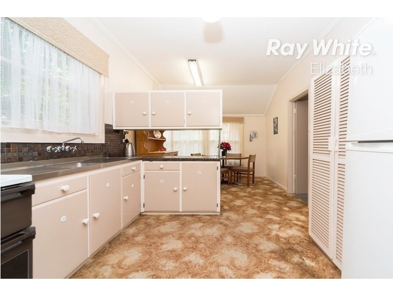 17 Bloomfield Crescent, Elizabeth Downs SA 5113