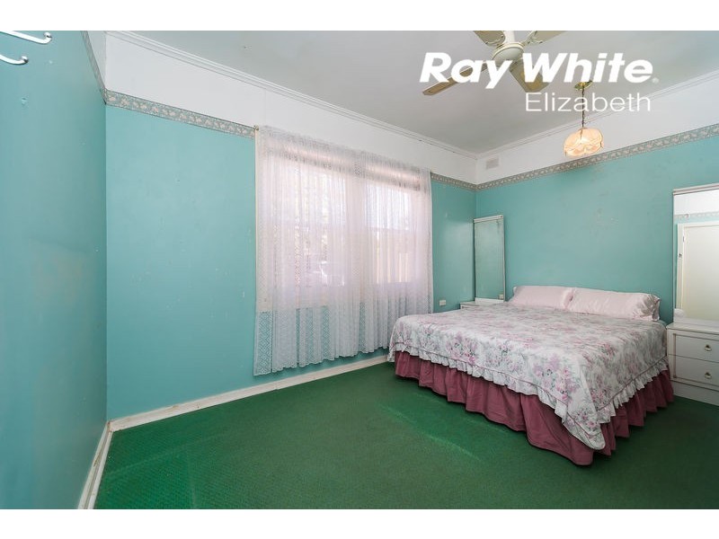 17 Bloomfield Crescent, Elizabeth Downs SA 5113