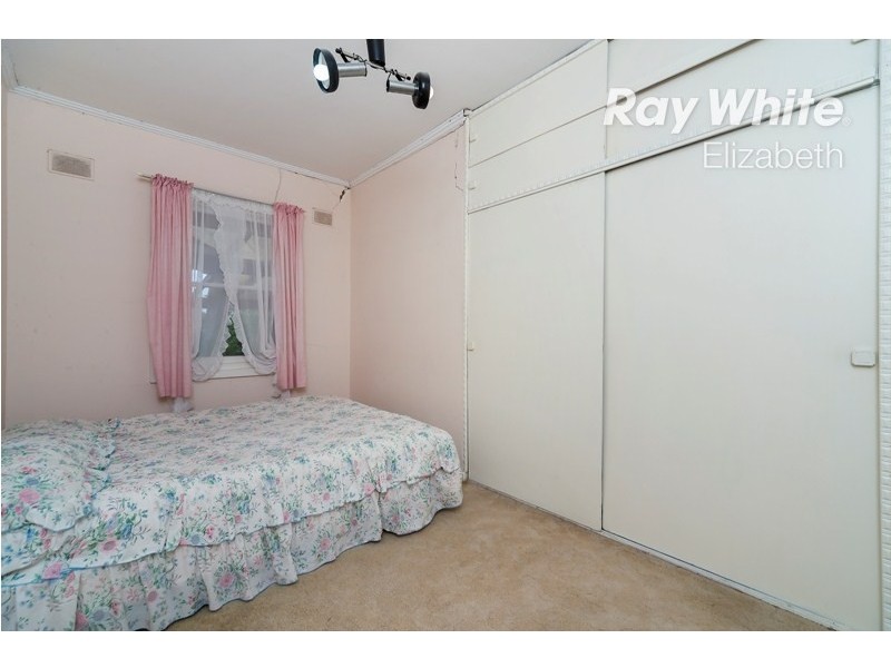 17 Bloomfield Crescent, Elizabeth Downs SA 5113