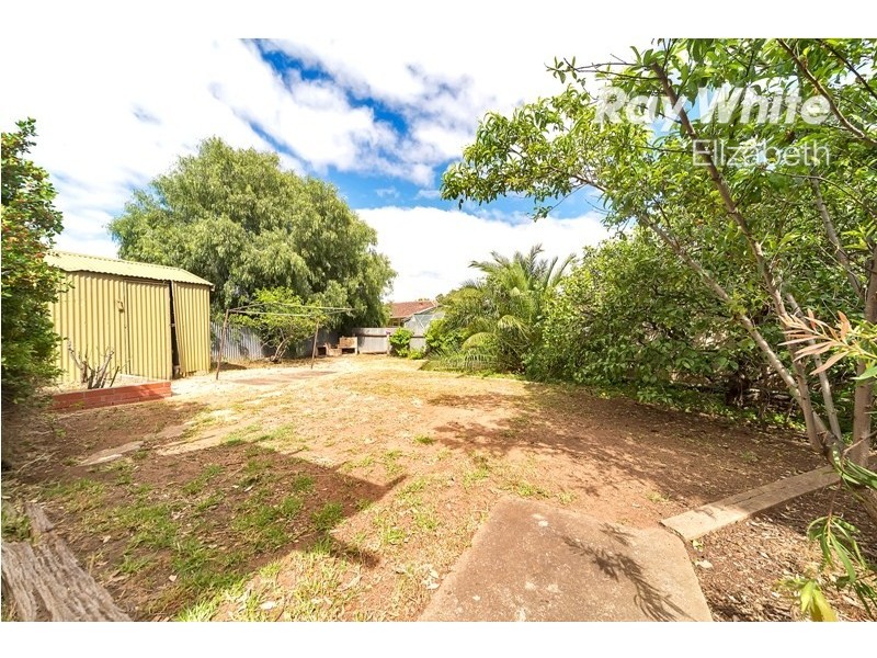 17 Bloomfield Crescent, Elizabeth Downs SA 5113