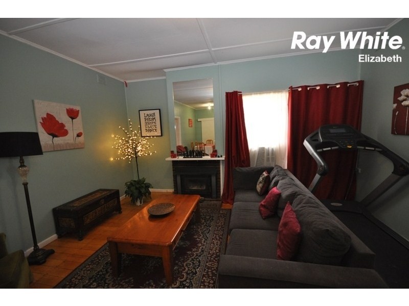 10 Manningford Road, Elizabeth South SA 5112