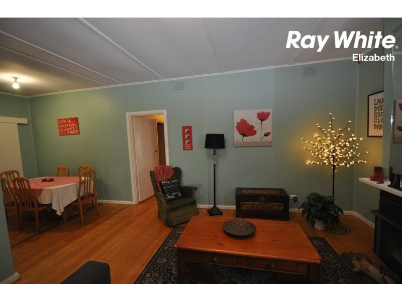 10 Manningford Road, Elizabeth South SA 5112