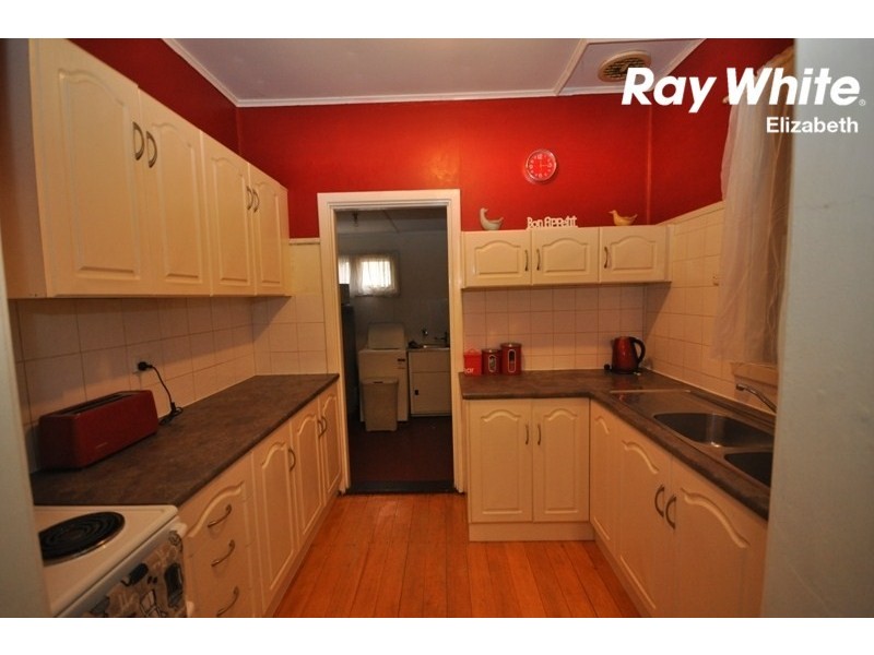 10 Manningford Road, Elizabeth South SA 5112