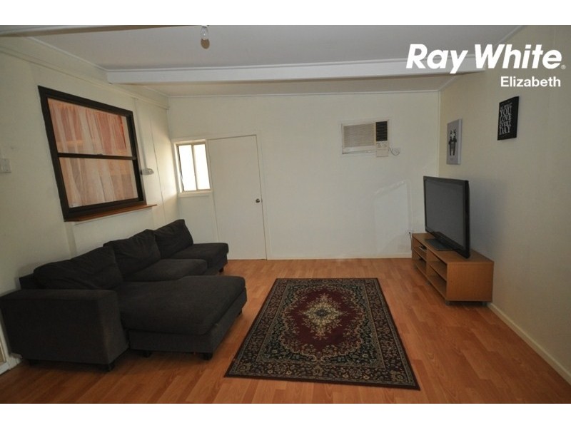 10 Manningford Road, Elizabeth South SA 5112