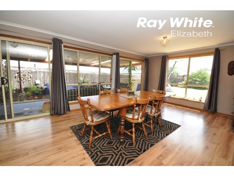 3 Mitchell Drive, Evanston Park SA 5116