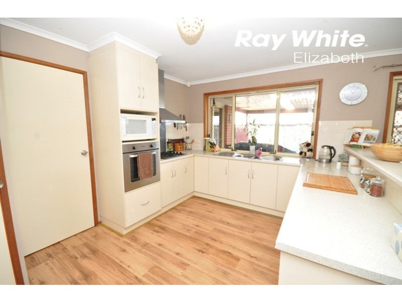 3 Mitchell Drive, Evanston Park SA 5116