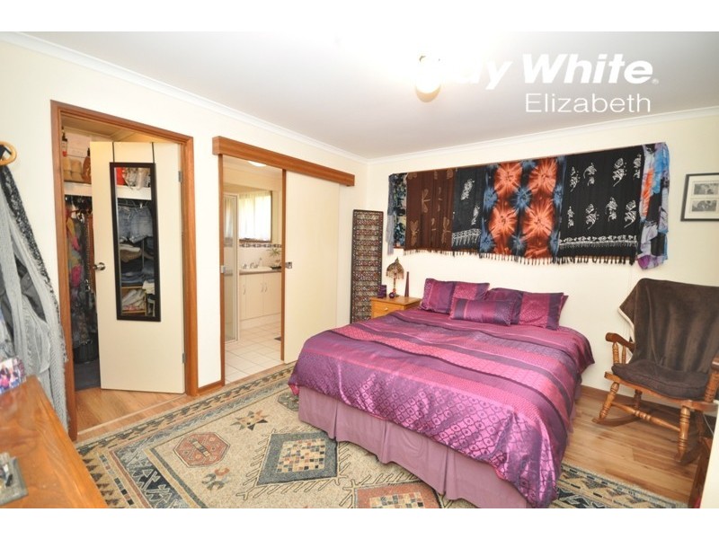 3 Mitchell Drive, Evanston Park SA 5116