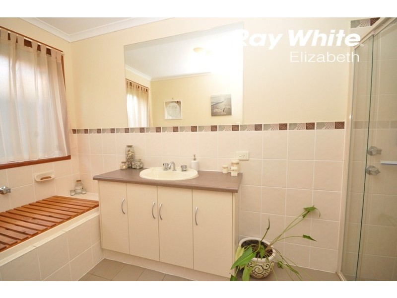 3 Mitchell Drive, Evanston Park SA 5116