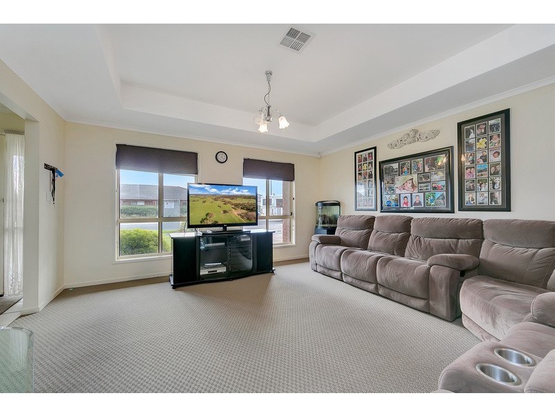 133 President Avenue, Andrews Farm SA 5114