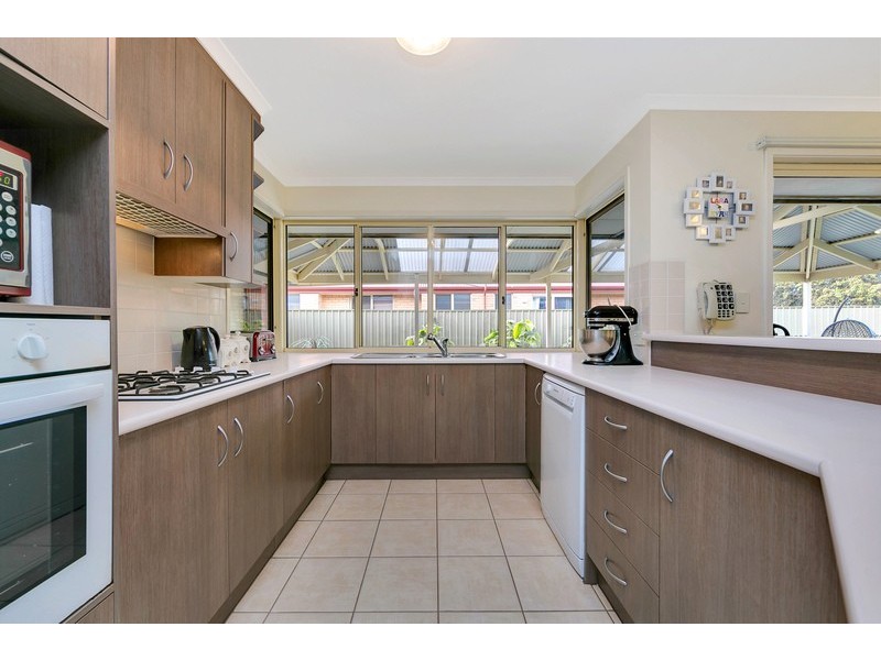 133 President Avenue, Andrews Farm SA 5114