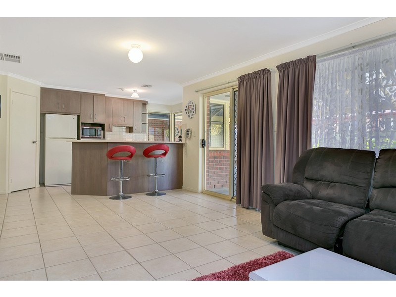 133 President Avenue, Andrews Farm SA 5114