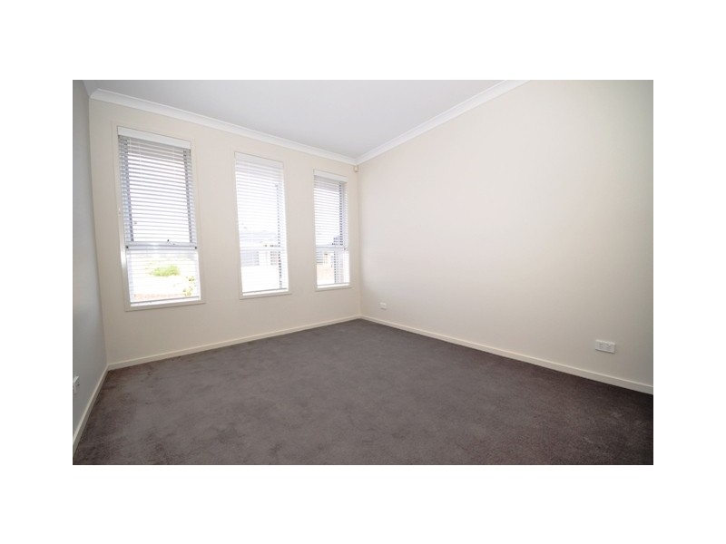 7 Lomandra Cres, Hillbank SA 5112