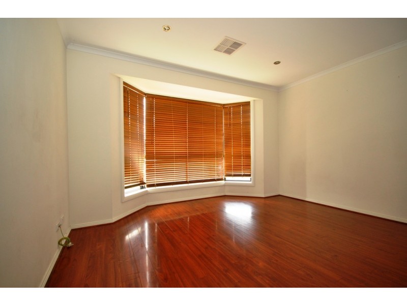 8 Dover Place, Elizabeth Park SA 5113