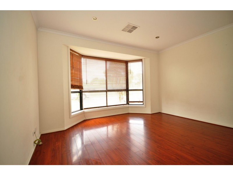 8 Dover Place, Elizabeth Park SA 5113