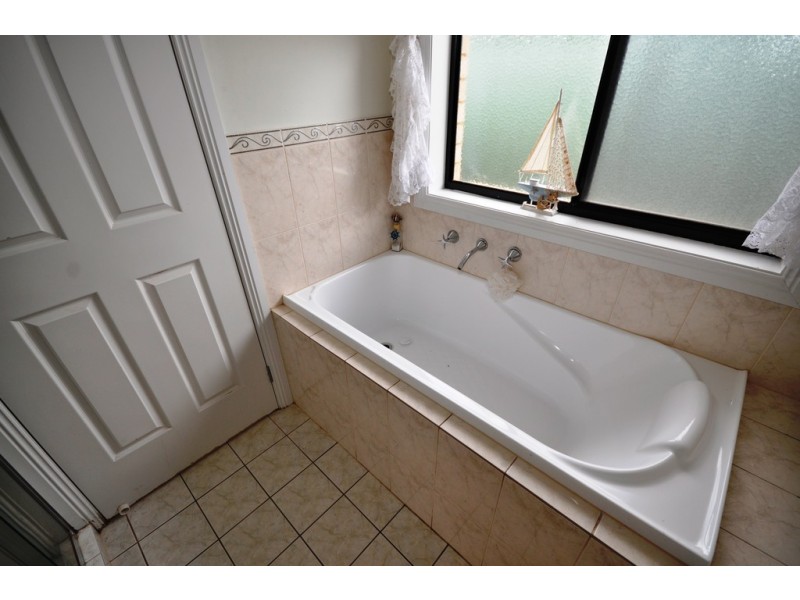 8 Dover Place, Elizabeth Park SA 5113