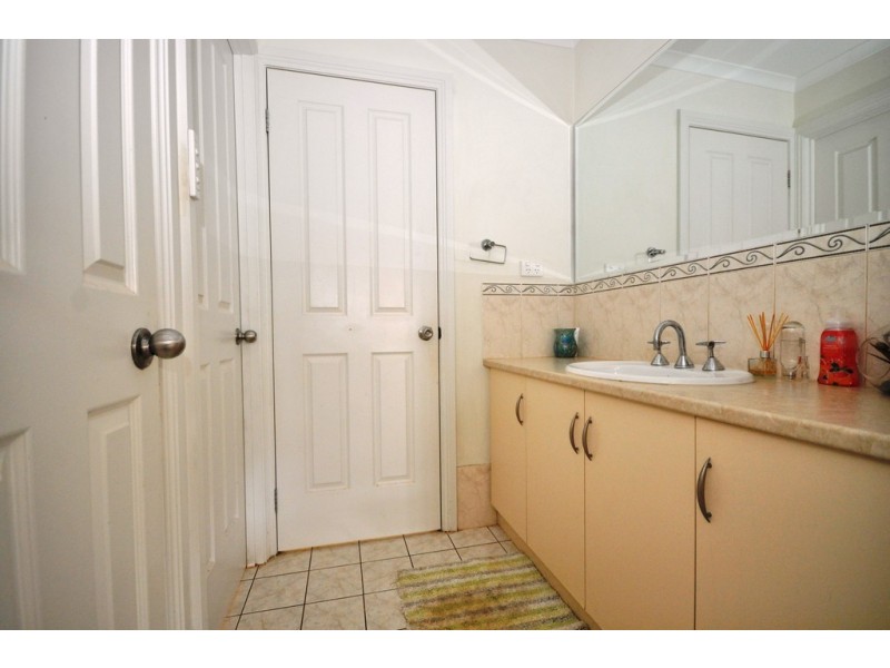 8 Dover Place, Elizabeth Park SA 5113