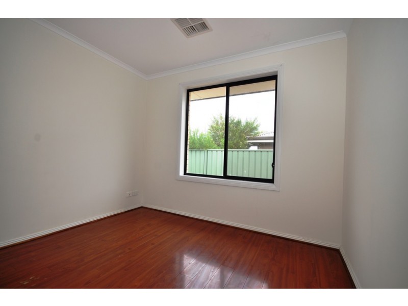 8 Dover Place, Elizabeth Park SA 5113