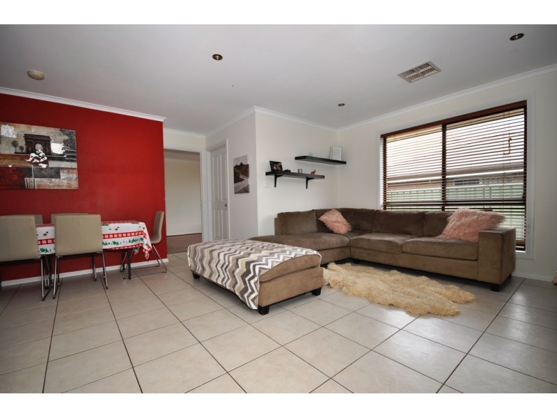 8 Dover Place, Elizabeth Park SA 5113