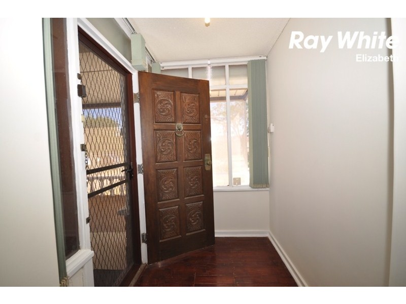 9 Longleat Road, Elizabeth Vale SA 5112