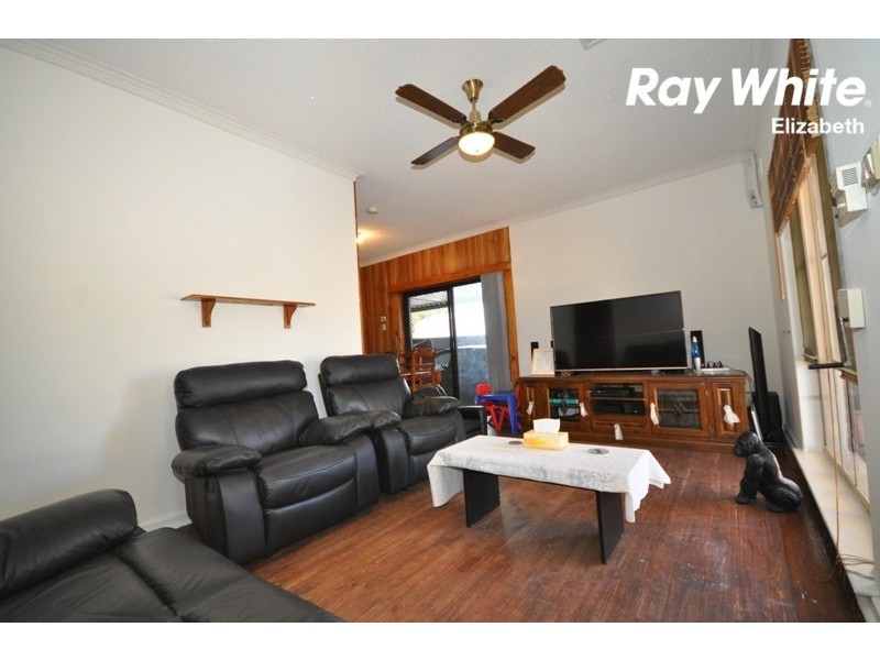 9 Longleat Road, Elizabeth Vale SA 5112