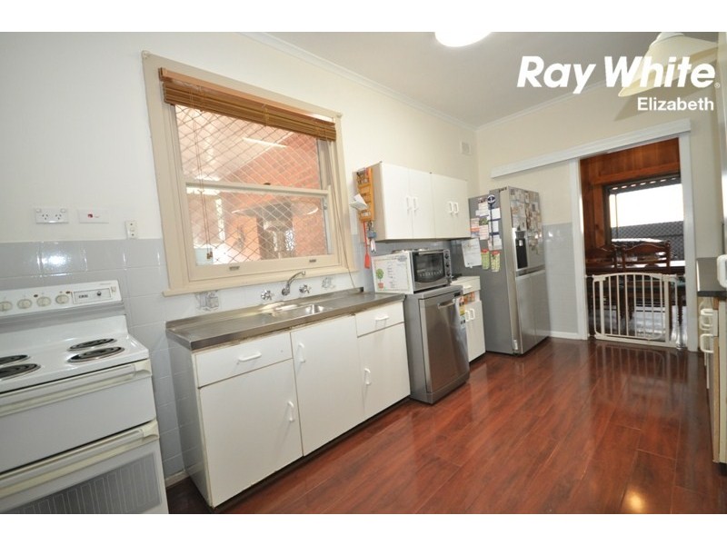 9 Longleat Road, Elizabeth Vale SA 5112