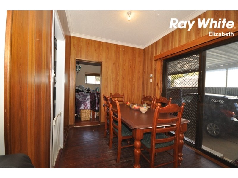 9 Longleat Road, Elizabeth Vale SA 5112