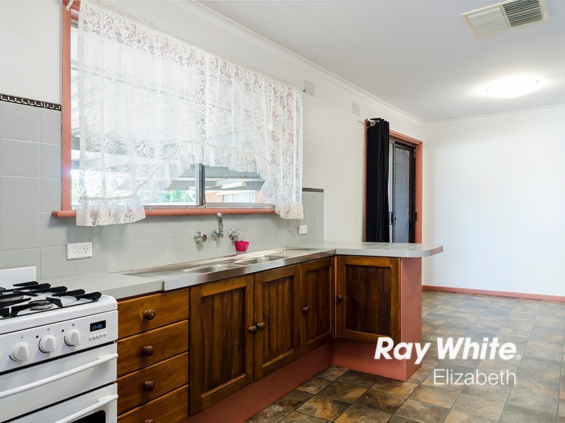 5 Hewish Crescent, Elizabeth Park SA 5113