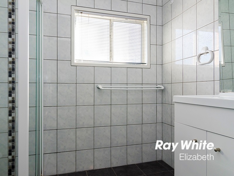 5 Hewish Crescent, Elizabeth Park SA 5113