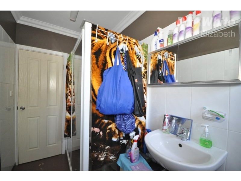 22 Shaftesbury Road, Elizabeth Vale SA 5112