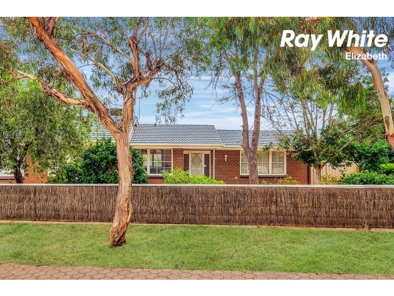 17 Coorong Crescent, Para Hills West SA 5096