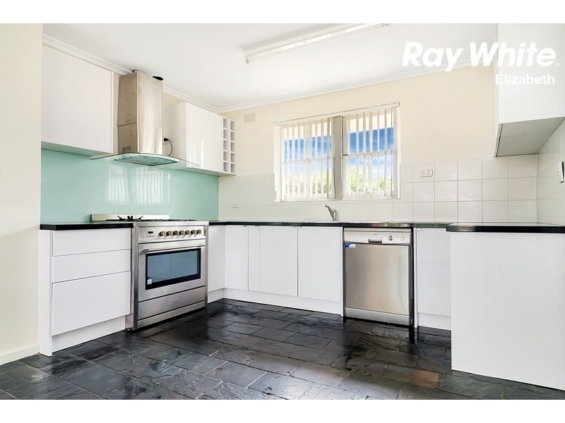 17 Coorong Crescent, Para Hills West SA 5096