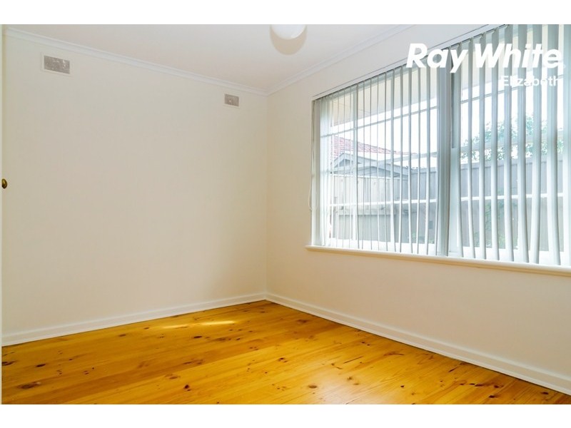 17 Coorong Crescent, Para Hills West SA 5096