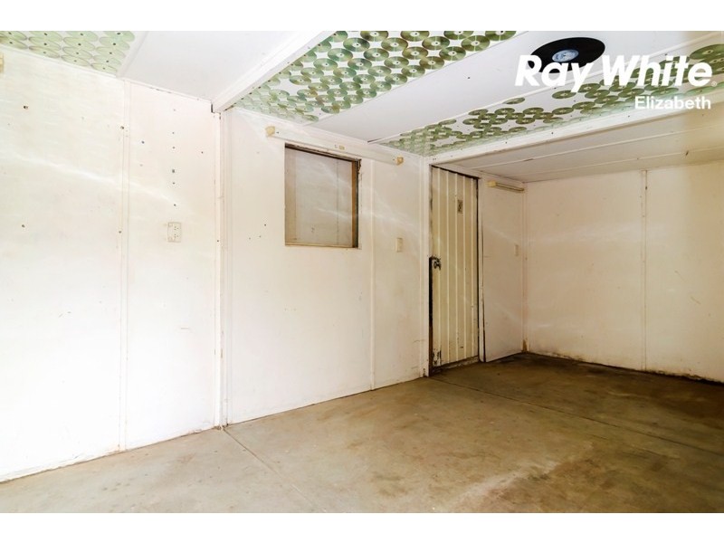 17 Coorong Crescent, Para Hills West SA 5096