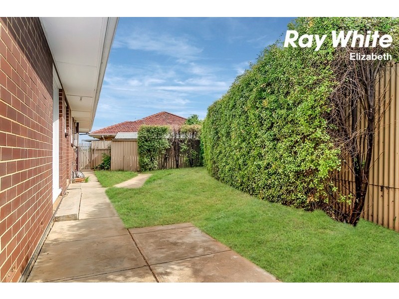 17 Coorong Crescent, Para Hills West SA 5096