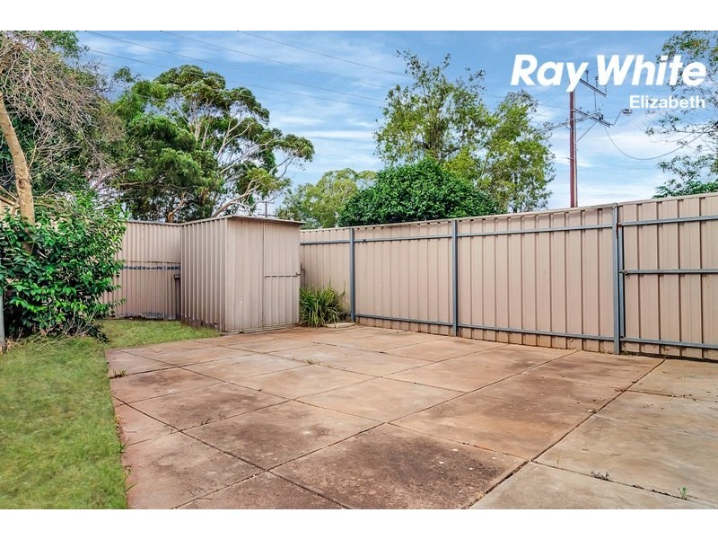 17 Coorong Crescent, Para Hills West SA 5096