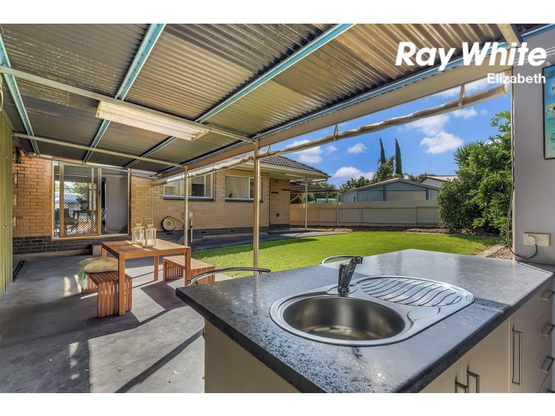 75 Northcote Drive, Para Hills West SA 5096