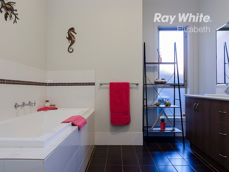 13 Callabonna Avenue, Andrews Farm SA 5114