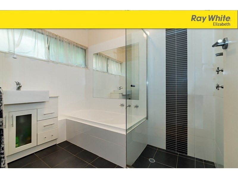 11 Caspar Street, Fairview Park SA 5126