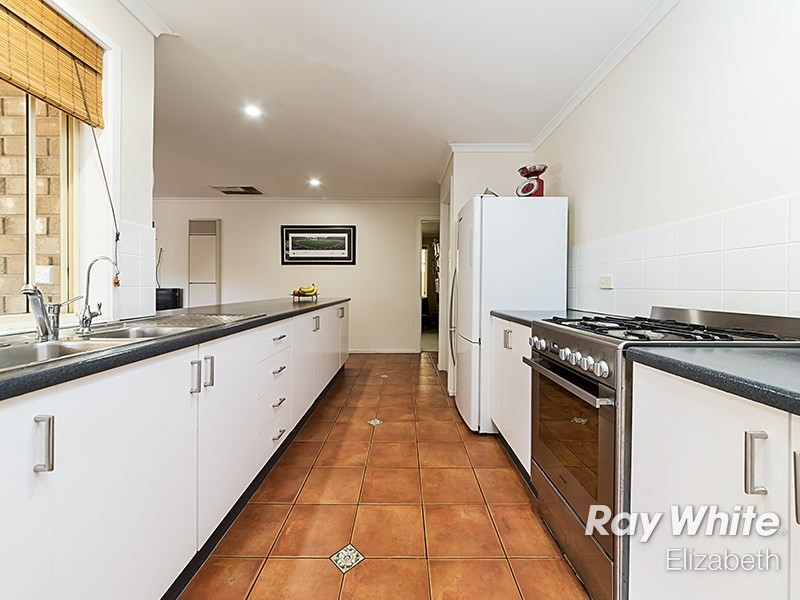 6 Mildren Court, Greenwith SA 5125