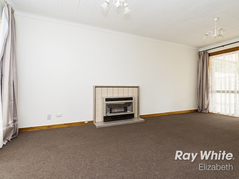 15 Marleycombe Road, Elizabeth Vale SA 5112