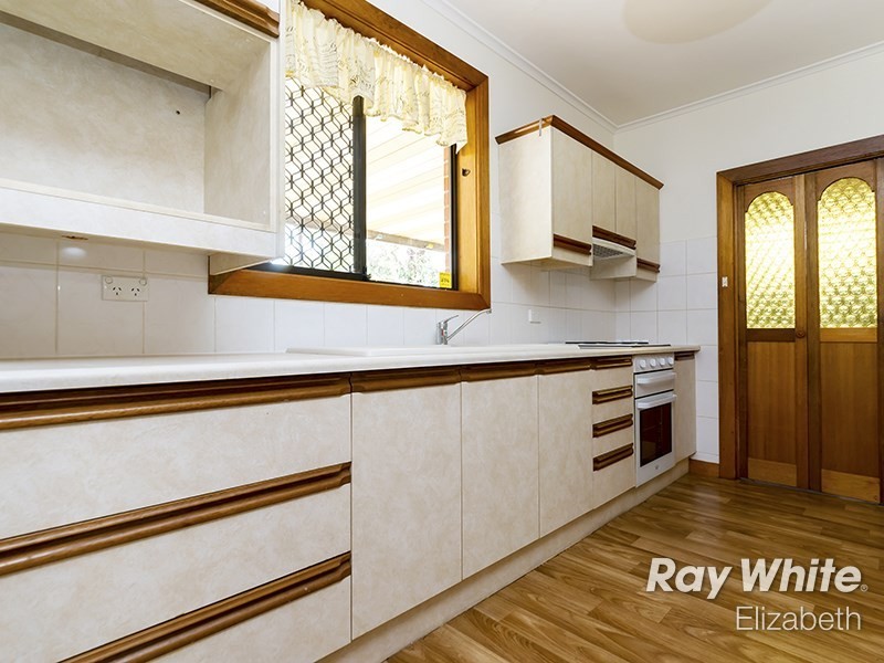 15 Marleycombe Road, Elizabeth Vale SA 5112