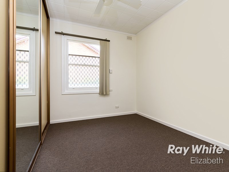 15 Marleycombe Road, Elizabeth Vale SA 5112