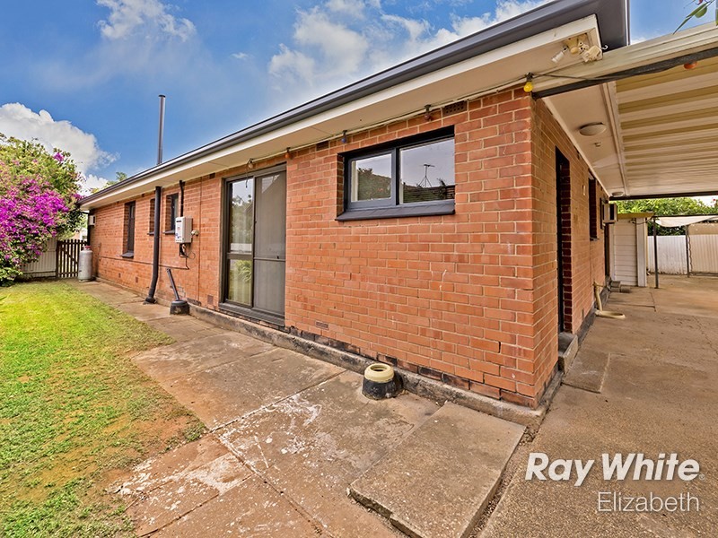 15 Marleycombe Road, Elizabeth Vale SA 5112