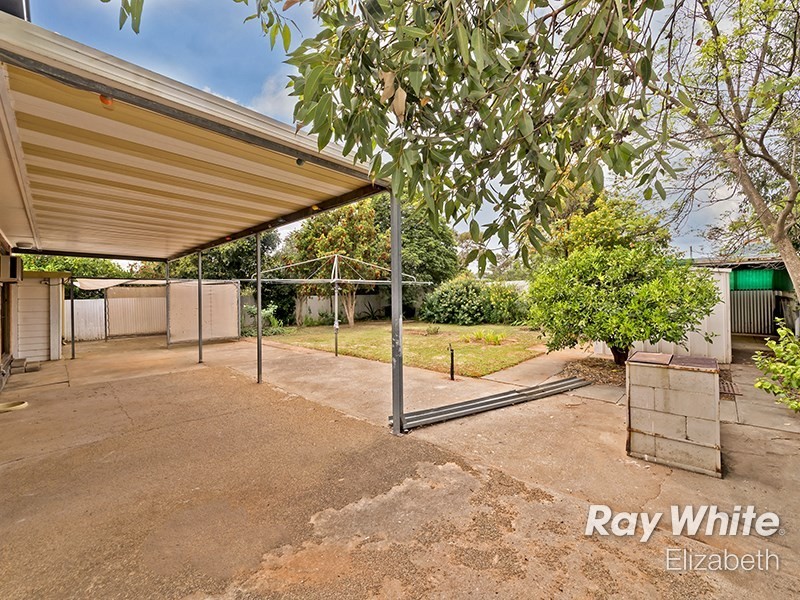 15 Marleycombe Road, Elizabeth Vale SA 5112