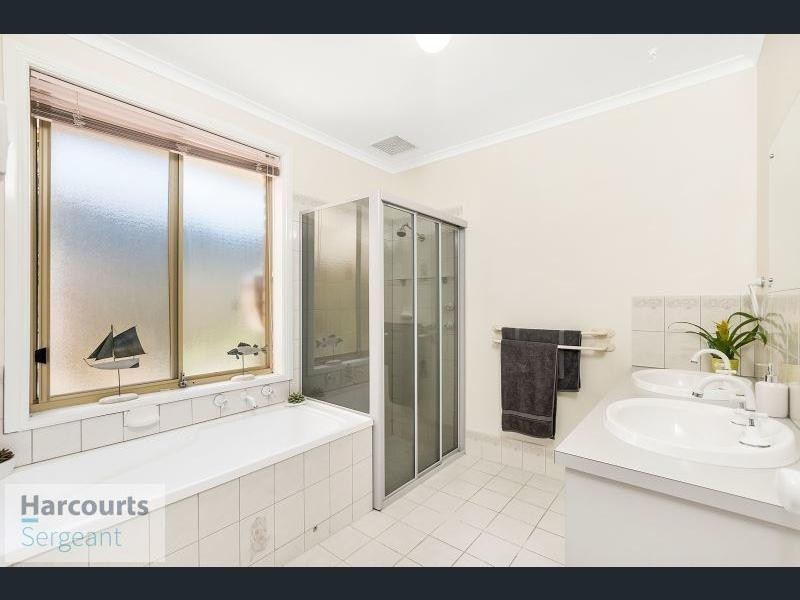 11 Cardhu Place, Greenwith SA 5125